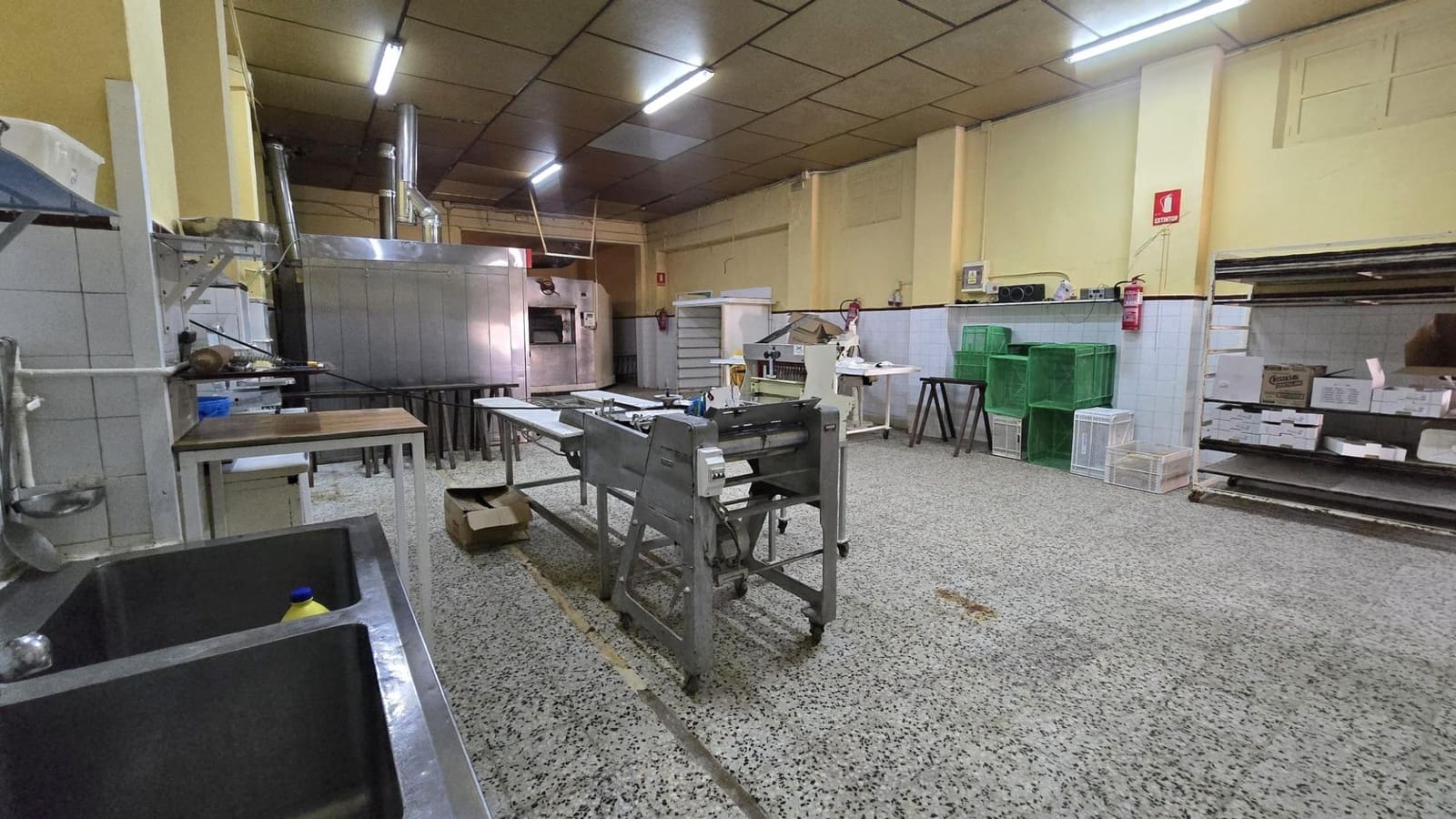 Kommersiell till salu i Pilas med garage - 105 000 € (Ref: 10136172)