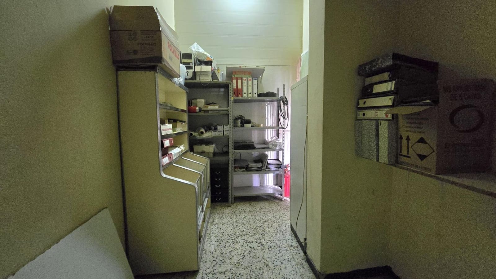 Commercial for sale in Pilas with garage - € 105,000 (Ref: 10136172)