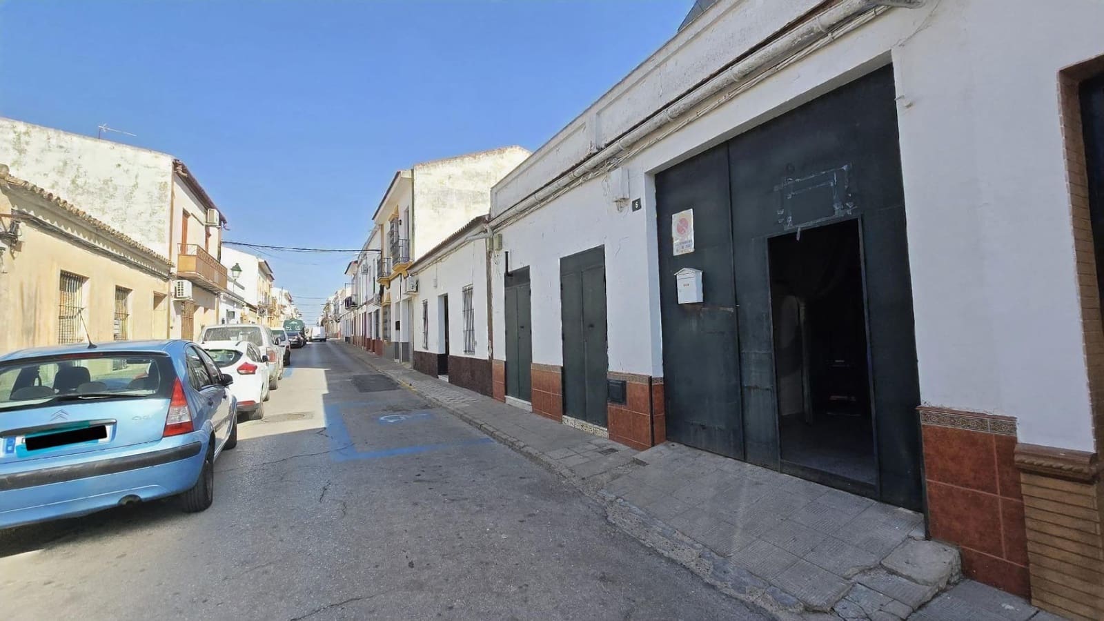 Commercial for sale in Pilas with garage - € 105,000 (Ref: 10136172)