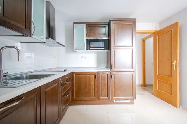 2 bedroom Flat for sale in Seville city with garage - € 327,000 (Ref: 10136173)