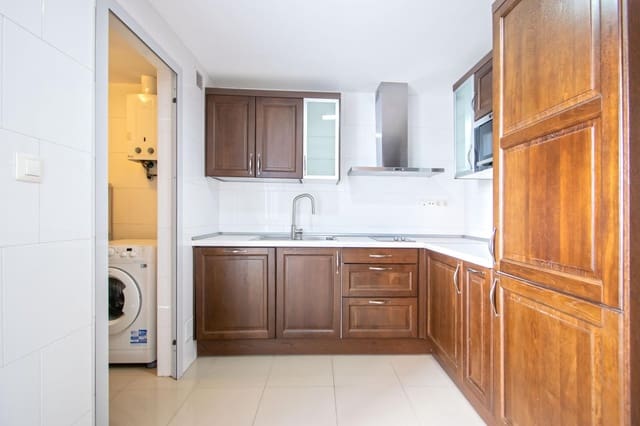 2 bedroom Flat for sale in Seville city with garage - € 327,000 (Ref: 10136173)