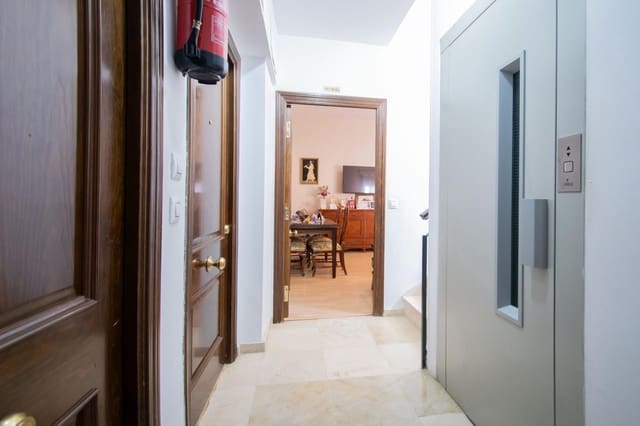 3 makuuhuone Asunto myytävänä paikassa Los Remedios, Sevilla kaupunki - 340 000 € (Ref: 10139806)