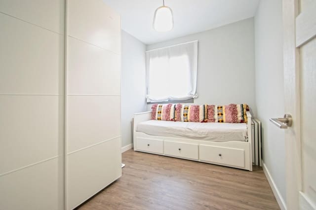Piso de 3 habitaciones en Sevilla ciudad en venta con garaje - 251.000 € (Ref: 10142452)
