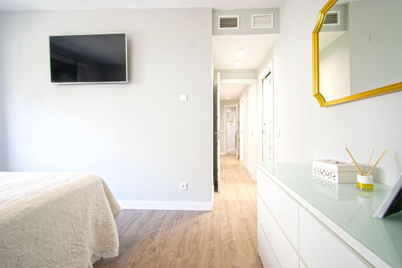 Piso de 3 habitaciones en Sevilla ciudad en venta con garaje - 251.000 € (Ref: 10142452)