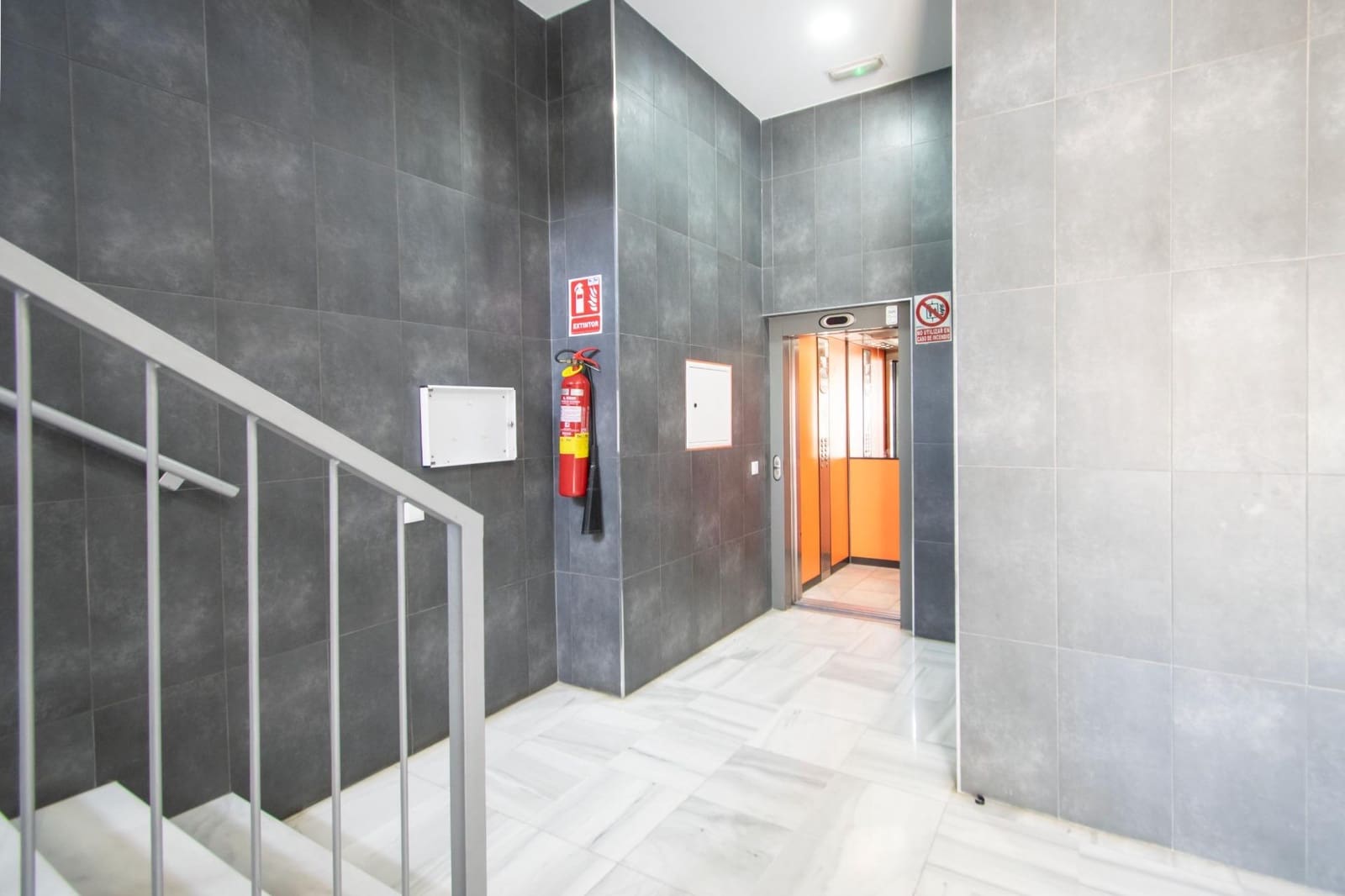 Piso de 3 habitaciones en Sevilla ciudad en venta con garaje - 251.000 € (Ref: 10142452)