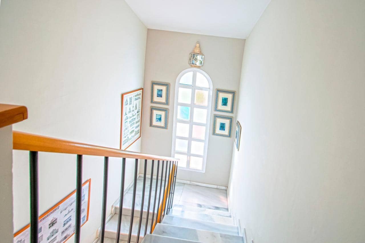 4 soverom Villa til salgs i Espartinas med svømmebasseng garasje - € 379 000 (Ref: 10147225)