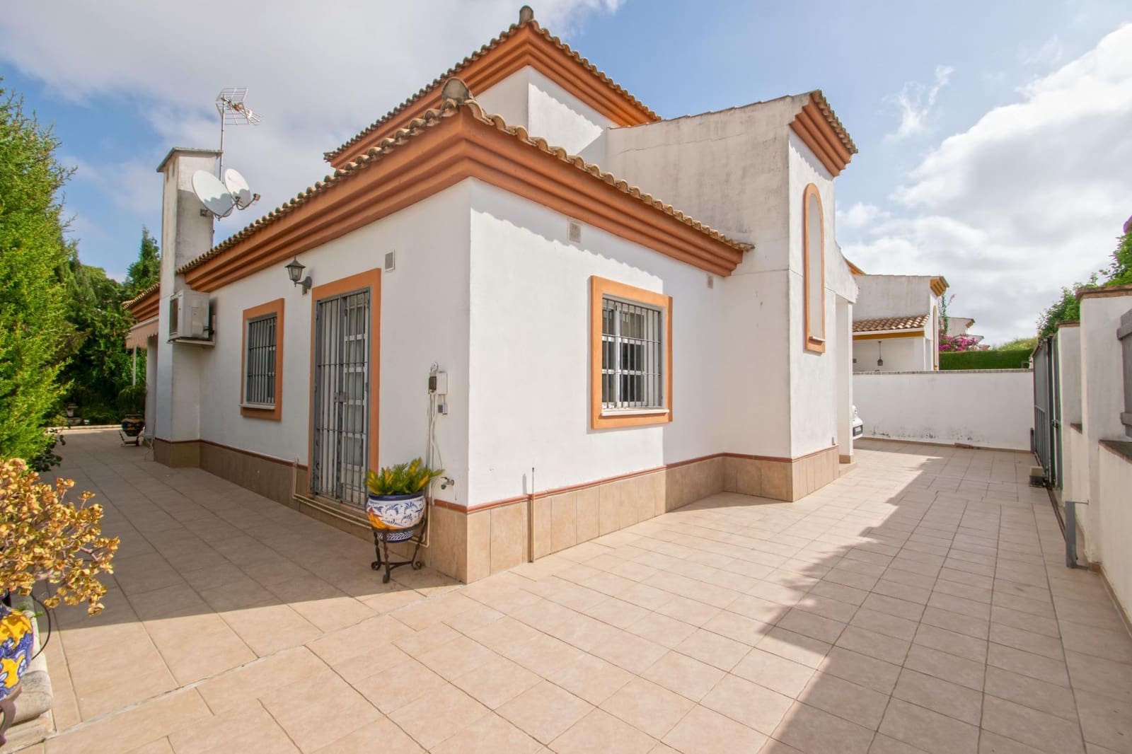 4 soverom Villa til salgs i Espartinas med svømmebasseng garasje - € 379 000 (Ref: 10147225)