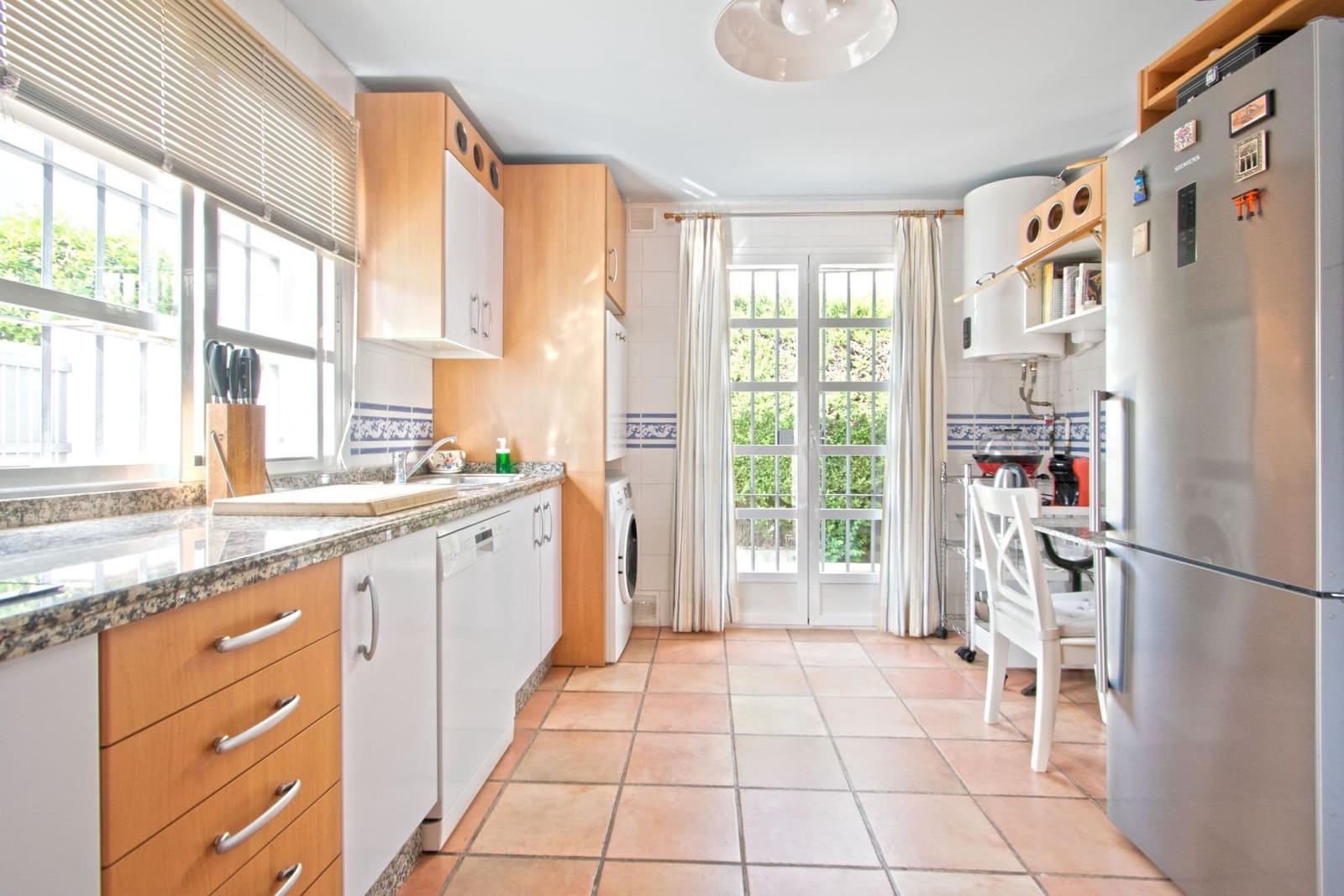 4 soverom Villa til salgs i Espartinas med svømmebasseng garasje - € 379 000 (Ref: 10147225)