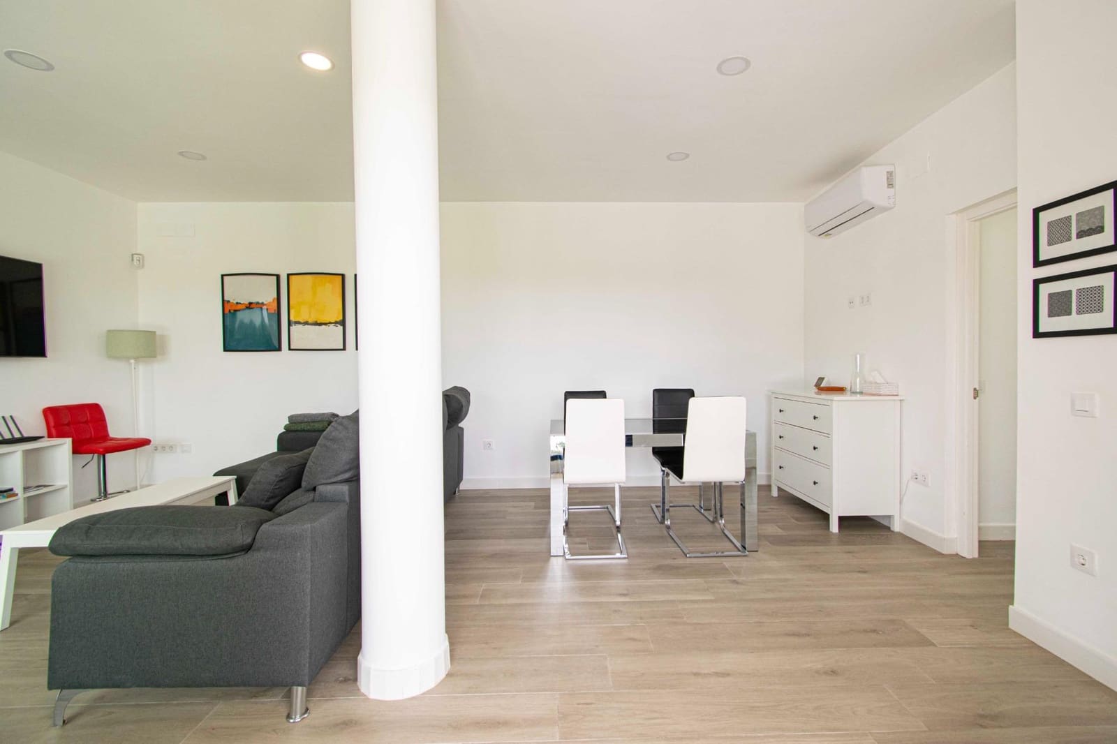 3 sypialnia Willa na sprzedaż w Sanlucar la Mayor z basenem garażem - 325 000 € (Ref: 10147226)