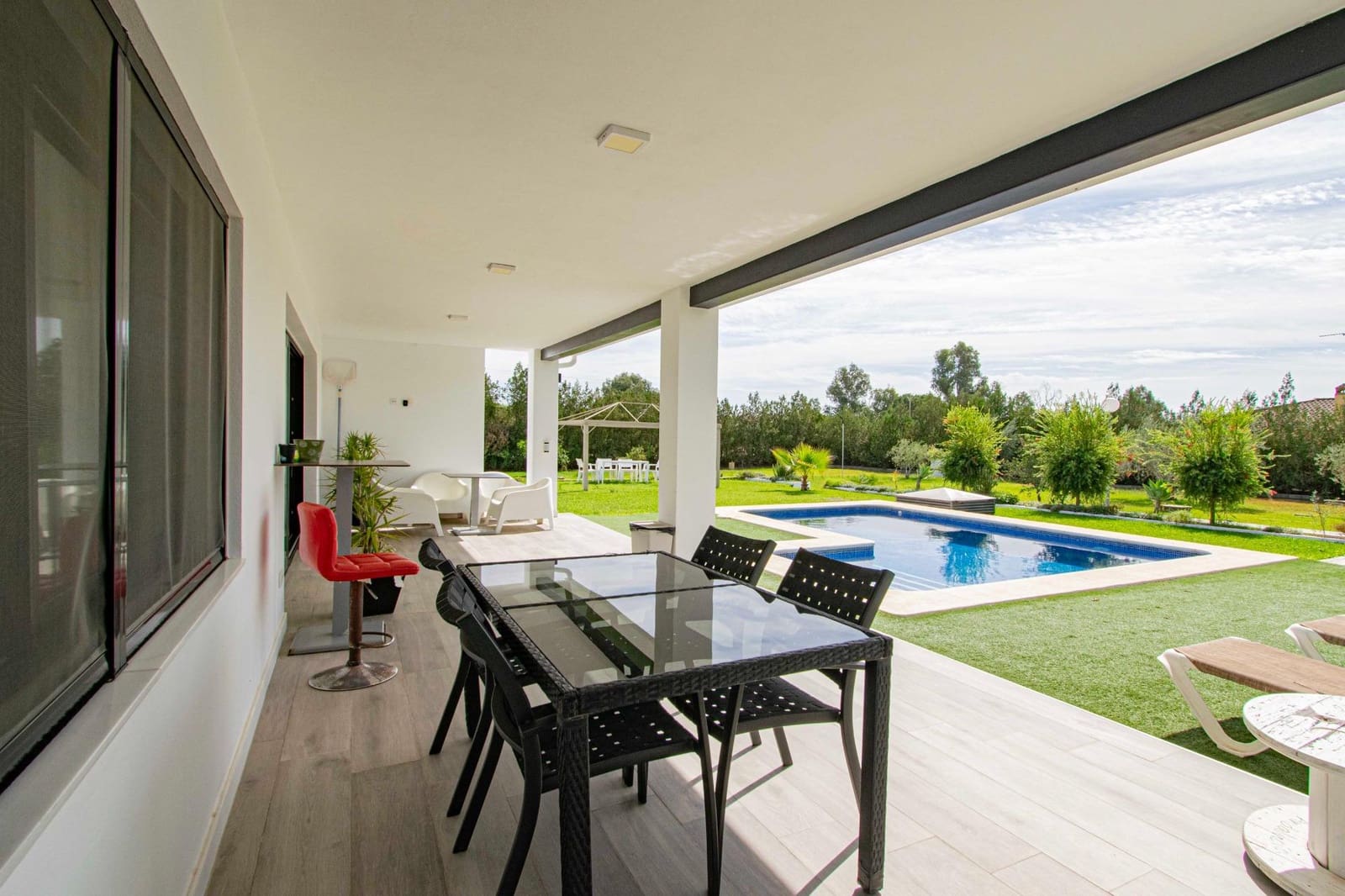 3 sypialnia Willa na sprzedaż w Sanlucar la Mayor z basenem garażem - 325 000 € (Ref: 10147226)