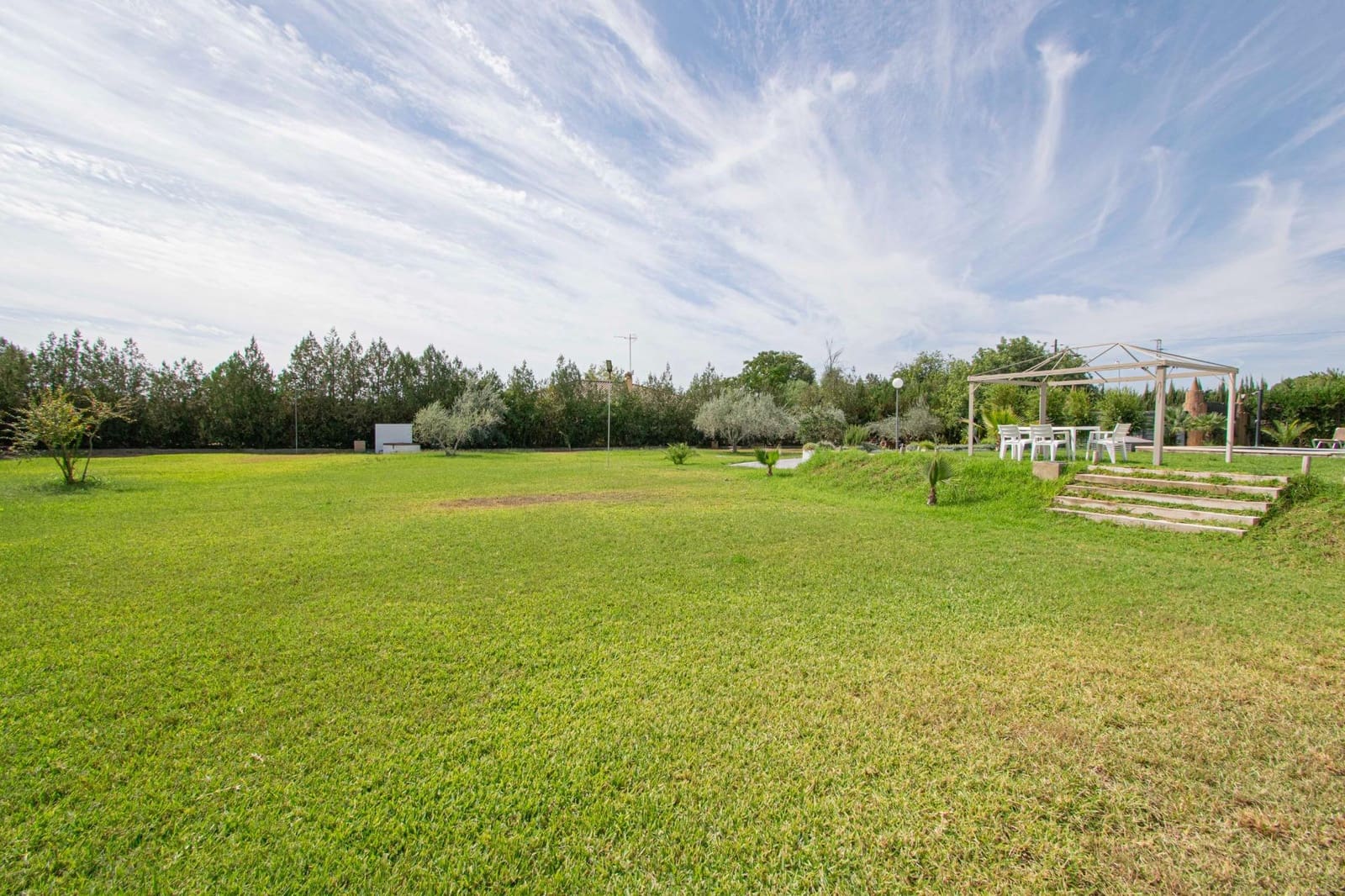 3 sypialnia Willa na sprzedaż w Sanlucar la Mayor z basenem garażem - 325 000 € (Ref: 10147226)