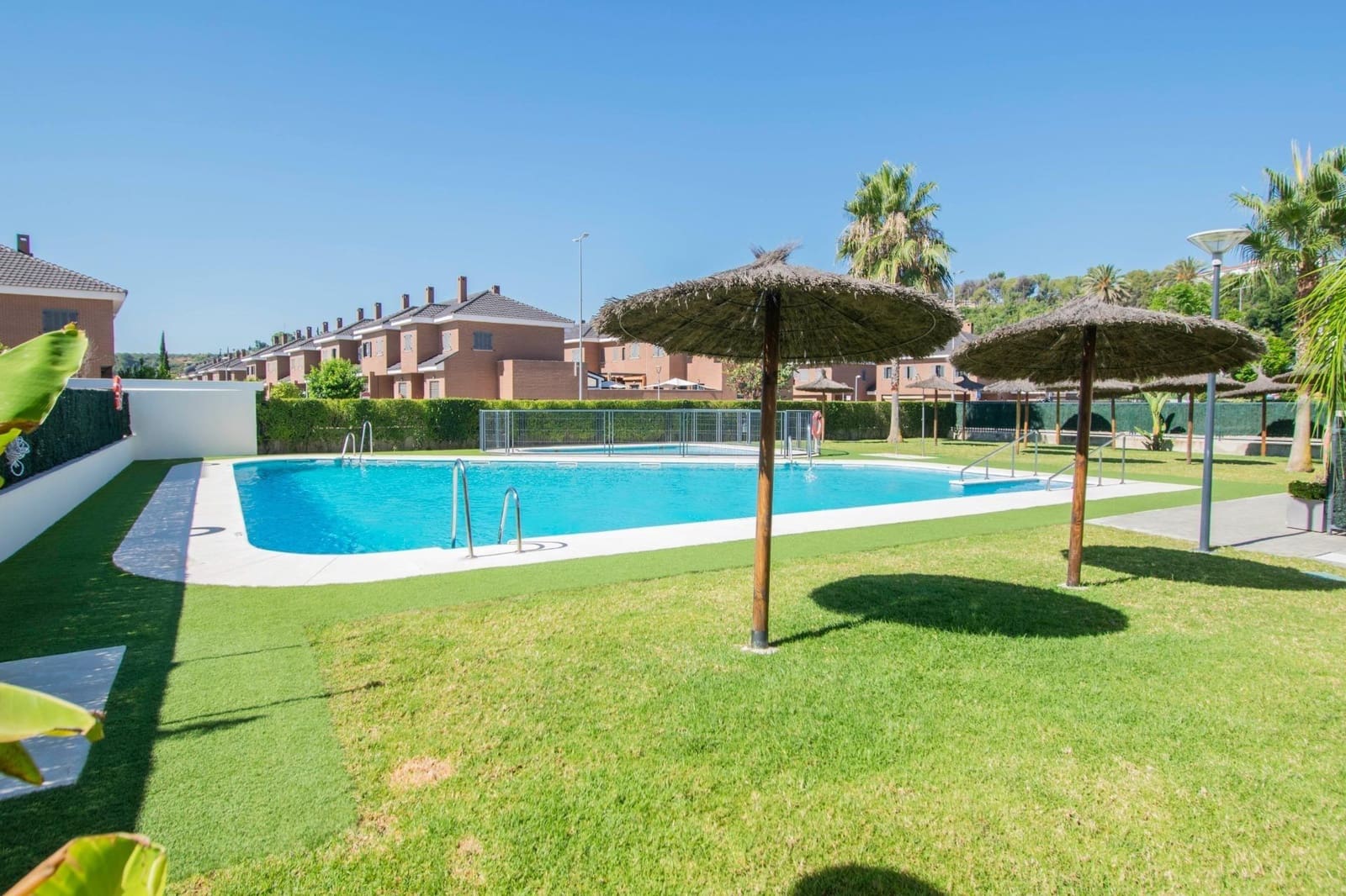 Apartamento de 3 habitaciones en San Juan de Aznalfarache en venta con piscina garaje - 315.000 € (Ref: 10148882)