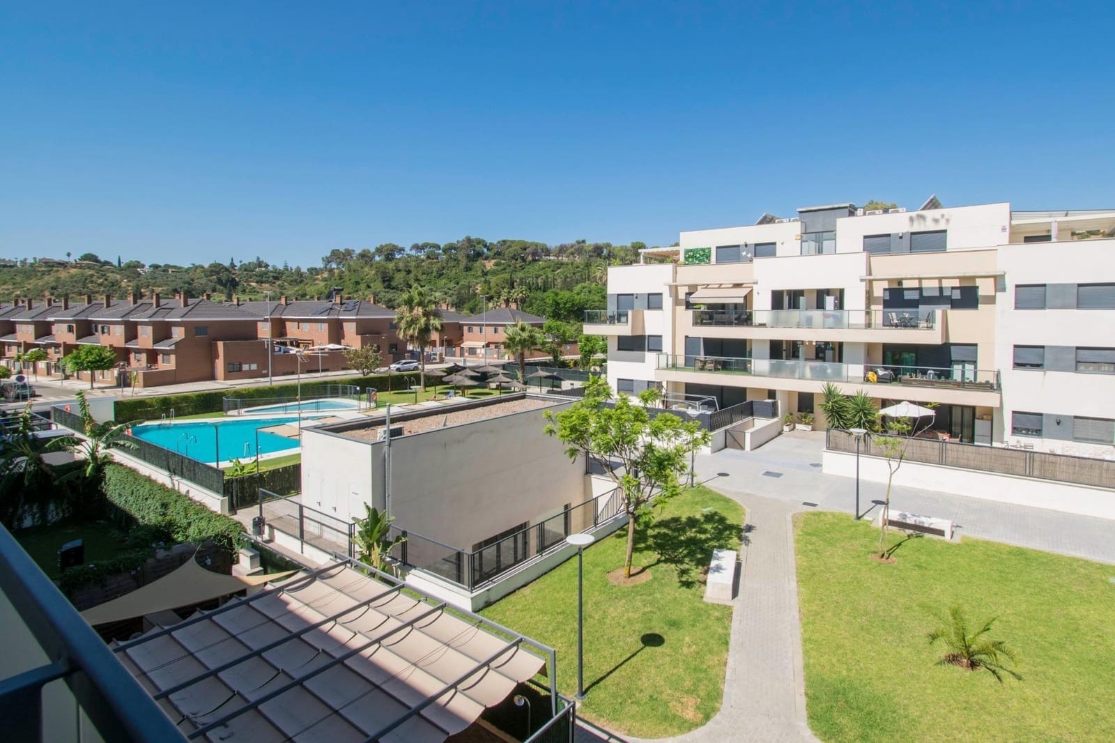 Apartamento de 3 habitaciones en San Juan de Aznalfarache en venta con piscina garaje - 315.000 € (Ref: 10148882)