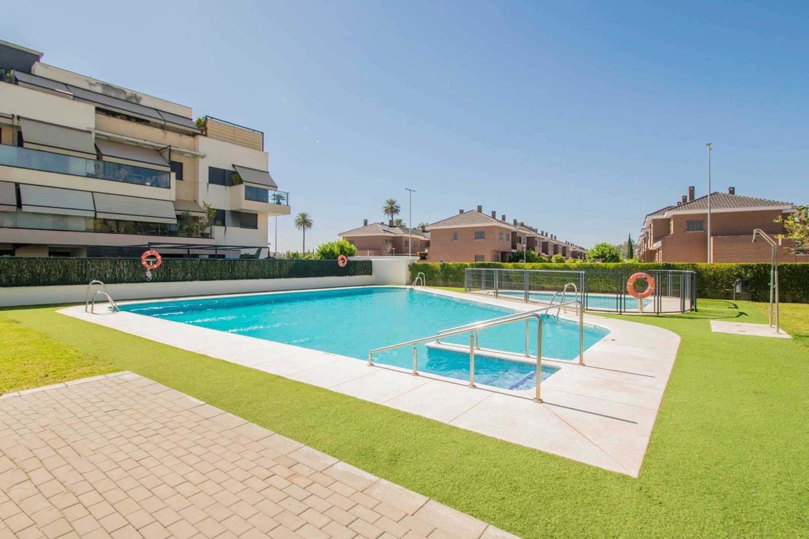 Apartamento de 3 habitaciones en San Juan de Aznalfarache en venta con piscina garaje - 315.000 € (Ref: 10148882)