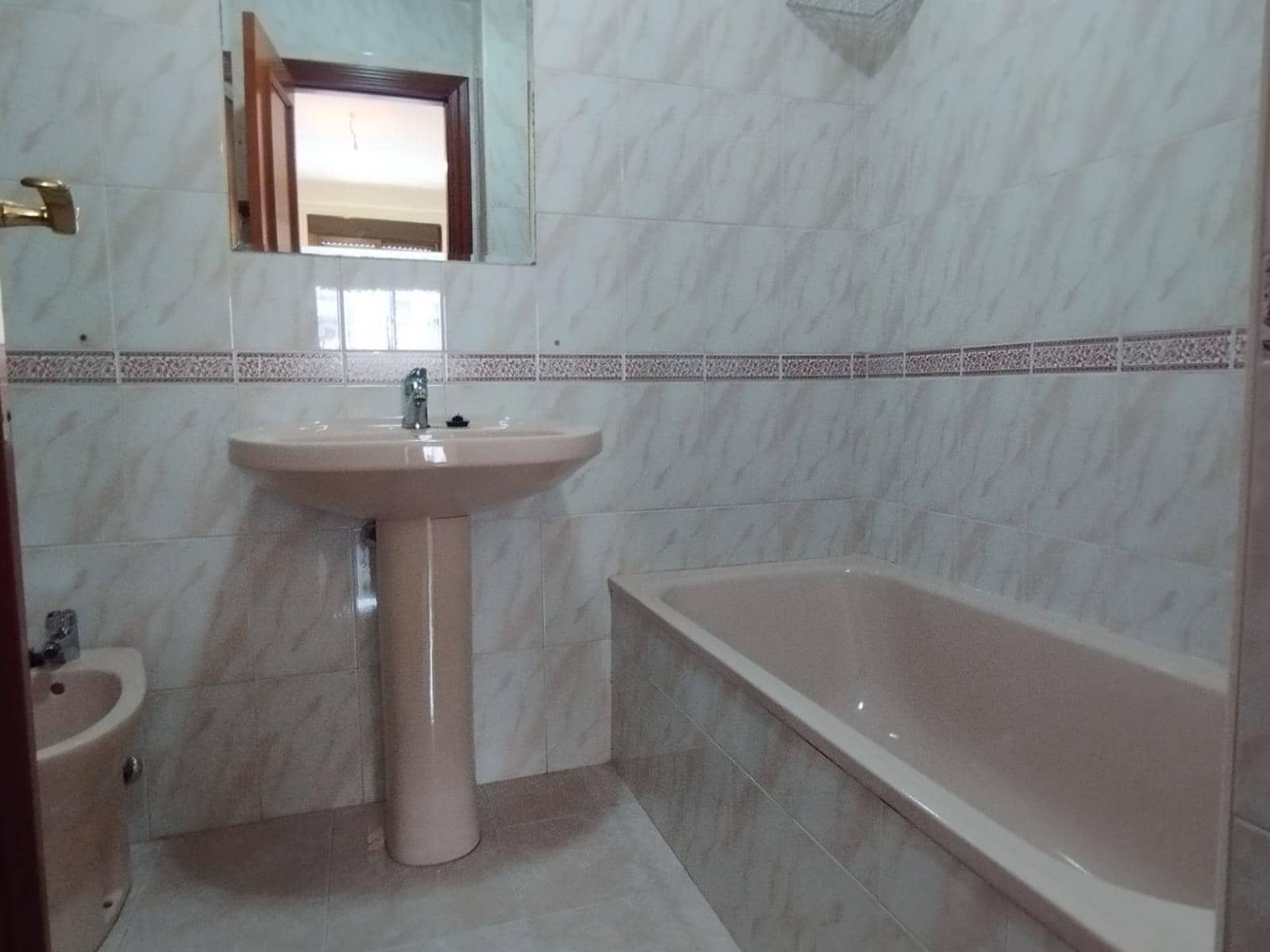 2 quarto Apartamento para arrendar em Sevilha cidade com piscina garagem - 900 € (Ref: 10148883)
