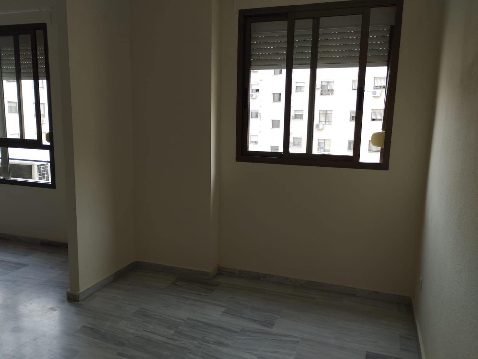 2 quarto Apartamento para arrendar em Sevilha cidade com piscina garagem - 900 € (Ref: 10148883)