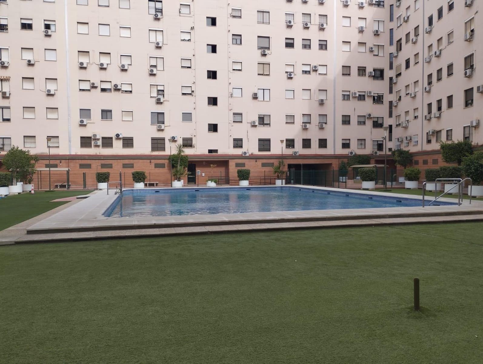 2 quarto Apartamento para arrendar em Sevilha cidade com piscina garagem - 900 € (Ref: 10148883)