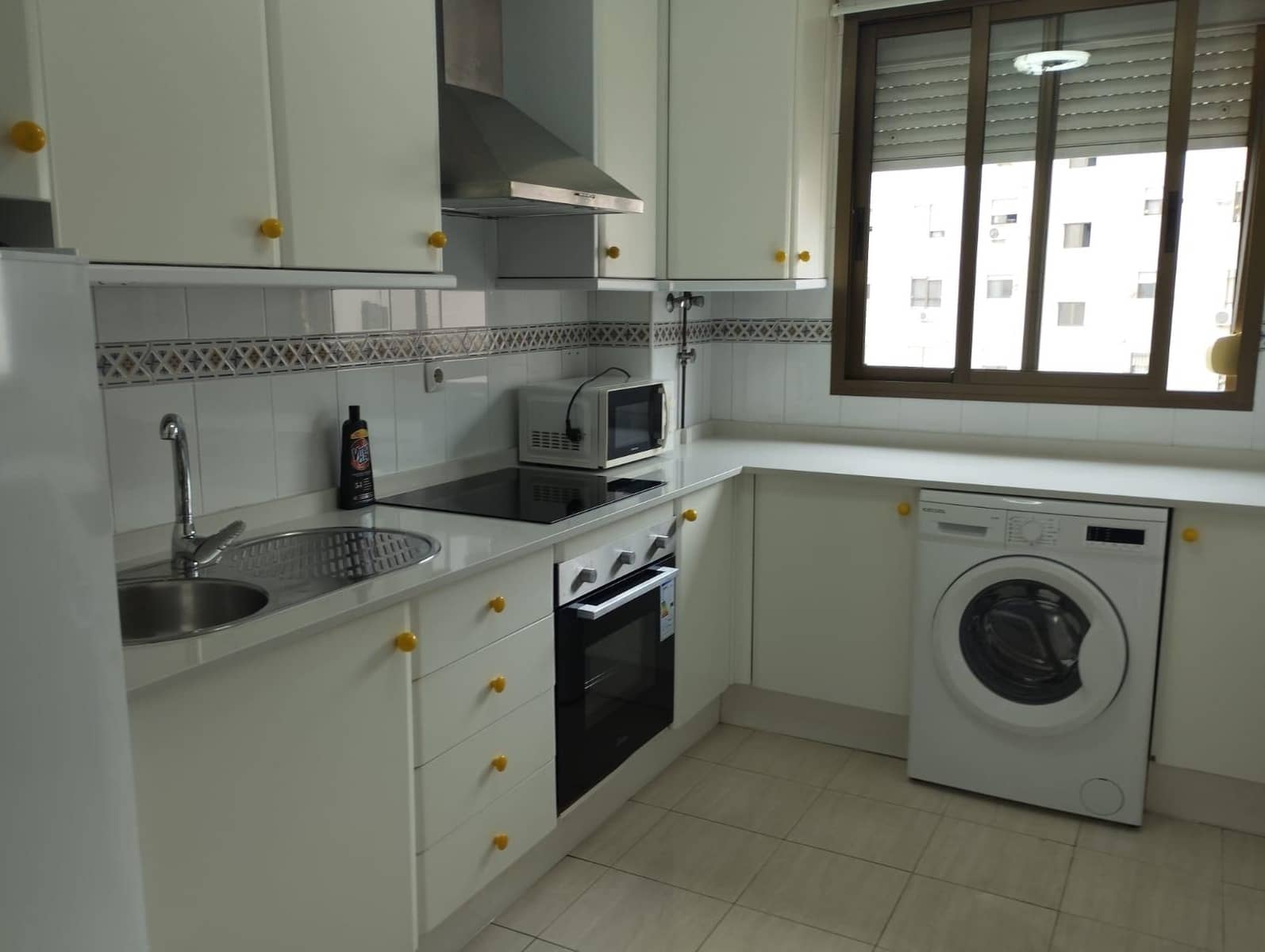 2 quarto Apartamento para arrendar em Sevilha cidade com piscina garagem - 900 € (Ref: 10148883)