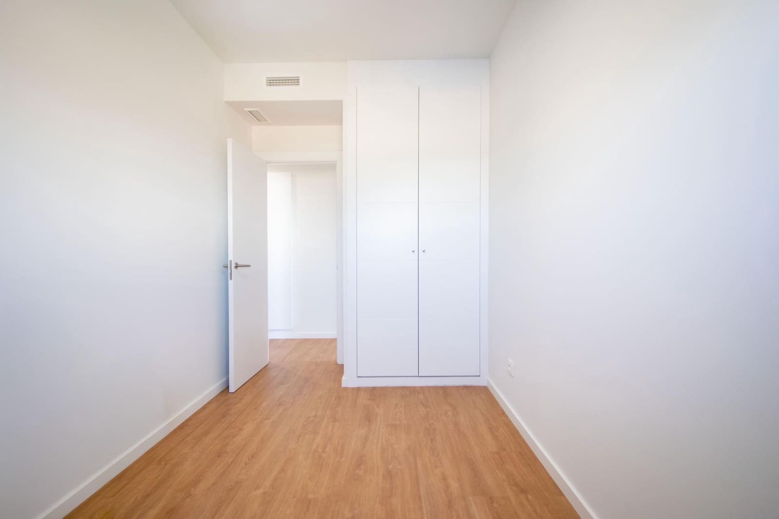 Piso de 3 habitaciones en Sevilla ciudad en venta con piscina garaje - 295.000 € (Ref: 10148884)
