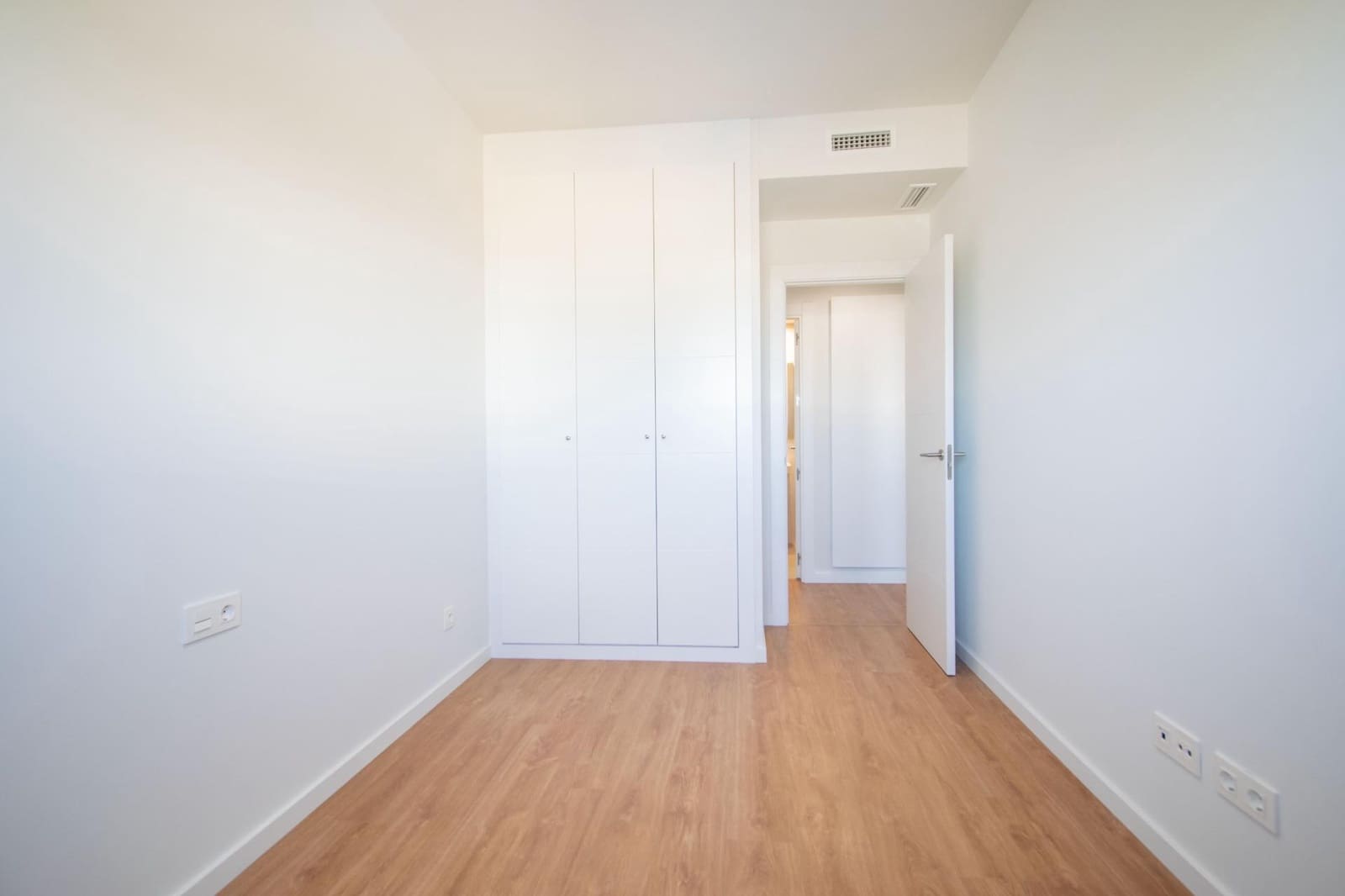 Piso de 3 habitaciones en Sevilla ciudad en venta con piscina garaje - 295.000 € (Ref: 10148884)