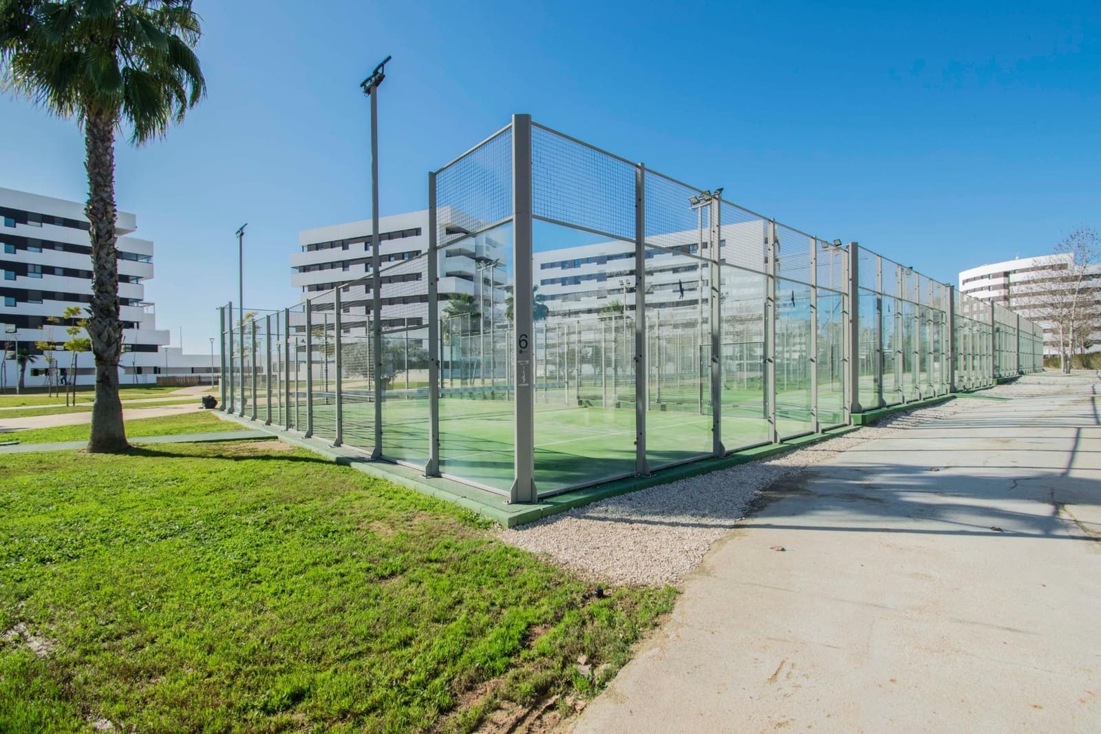 Piso de 3 habitaciones en Sevilla ciudad en venta con piscina garaje - 295.000 € (Ref: 10148884)