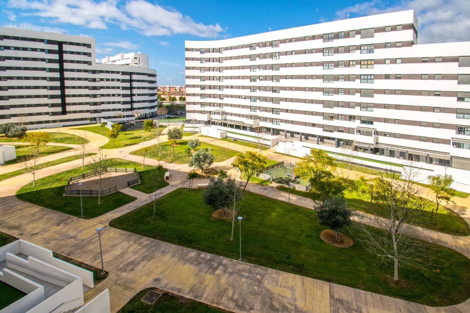 Piso de 3 habitaciones en Sevilla ciudad en venta con piscina garaje - 295.000 € (Ref: 10148884)