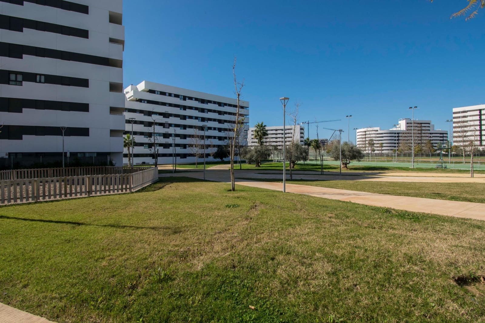 Piso de 3 habitaciones en Sevilla ciudad en venta con piscina garaje - 295.000 € (Ref: 10148884)