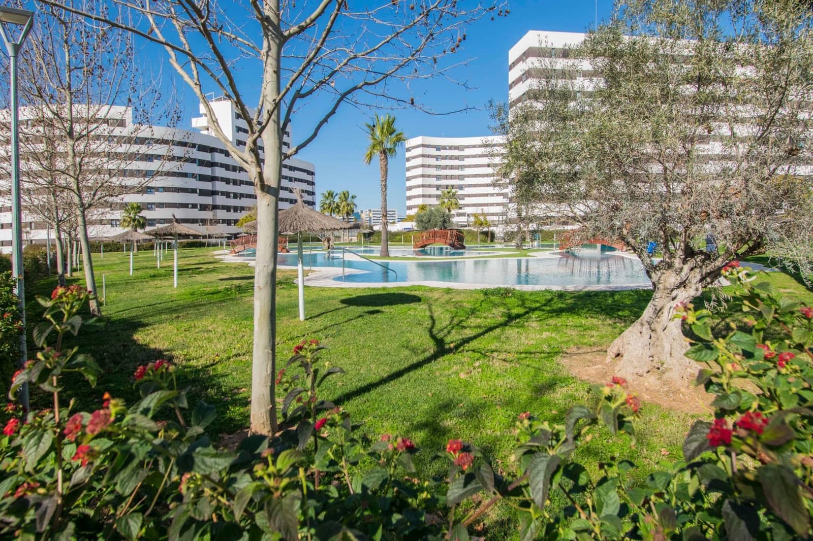 Piso de 3 habitaciones en Sevilla ciudad en venta con piscina garaje - 295.000 € (Ref: 10148884)