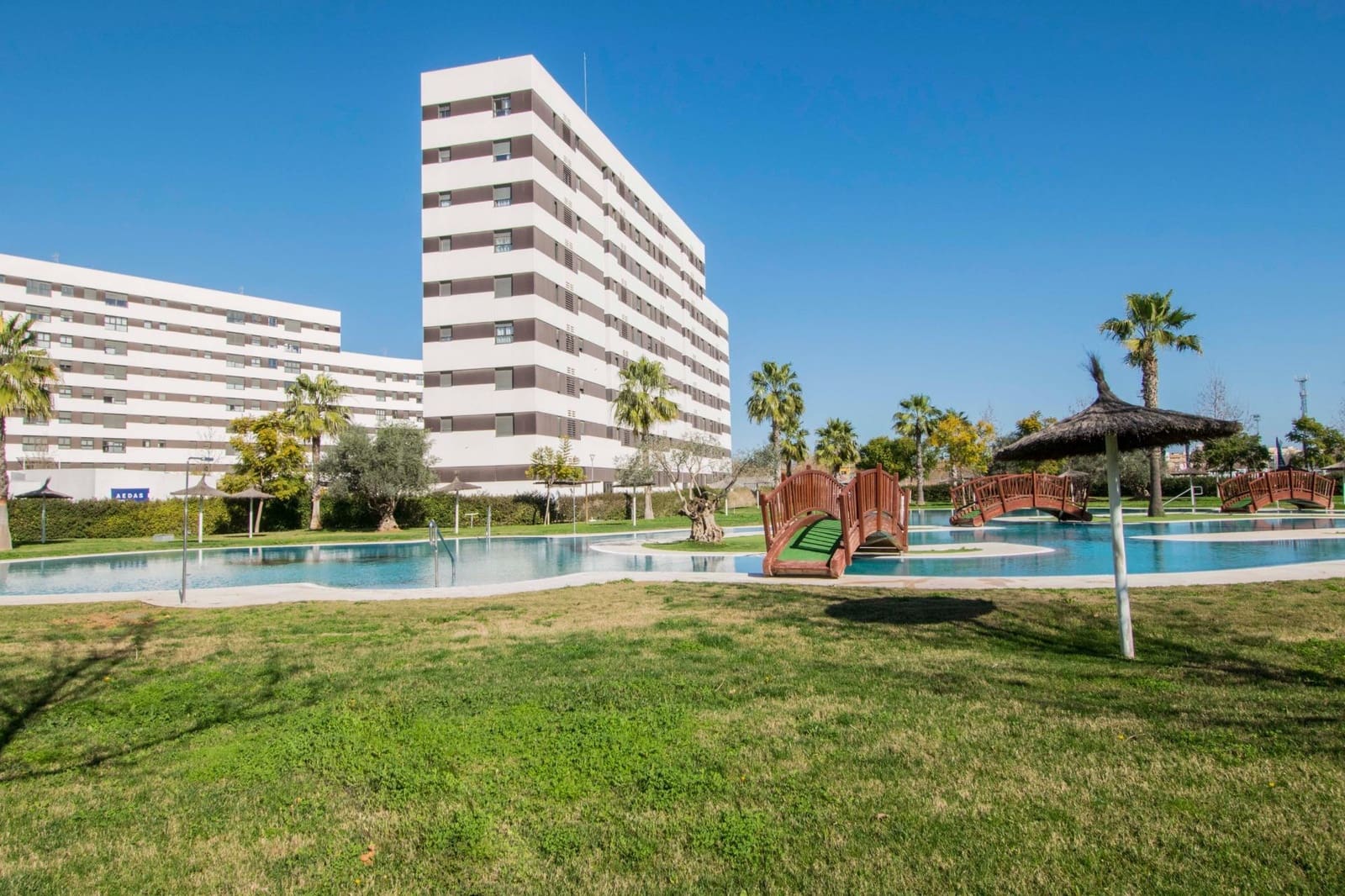 Piso de 3 habitaciones en Sevilla ciudad en venta con piscina garaje - 295.000 € (Ref: 10148884)