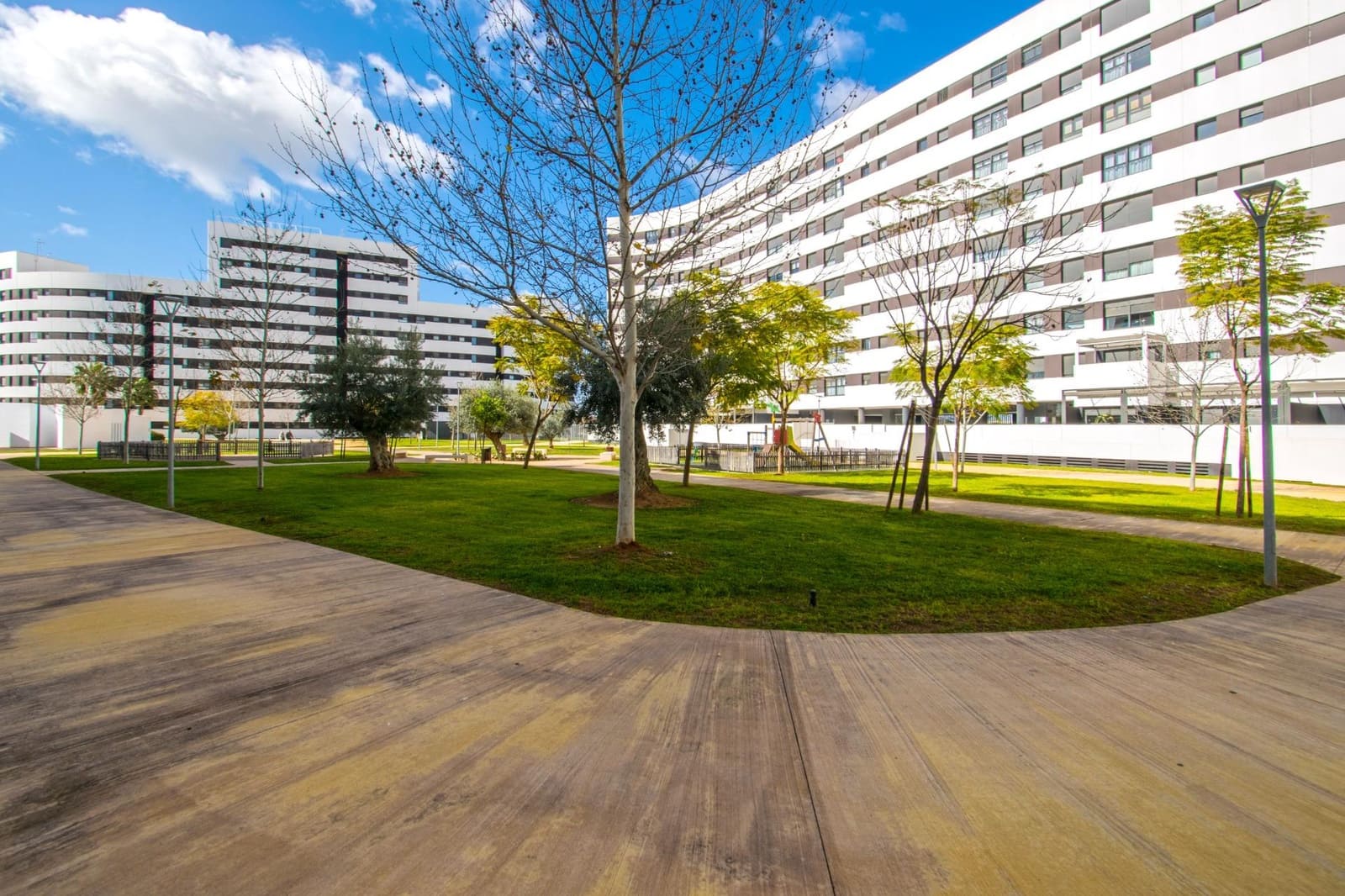 Piso de 3 habitaciones en Sevilla ciudad en venta con piscina garaje - 295.000 € (Ref: 10148884)