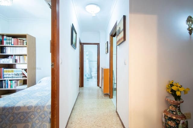 4 slaapkamer Flat te koop in Bellavista, Sevilla stad - € 227.000 (Ref: 10155342)
