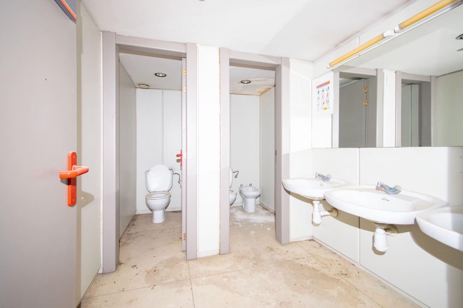 Erhverv til salg i Sevilla by - € 1.550.000 (Ref: 10155343)