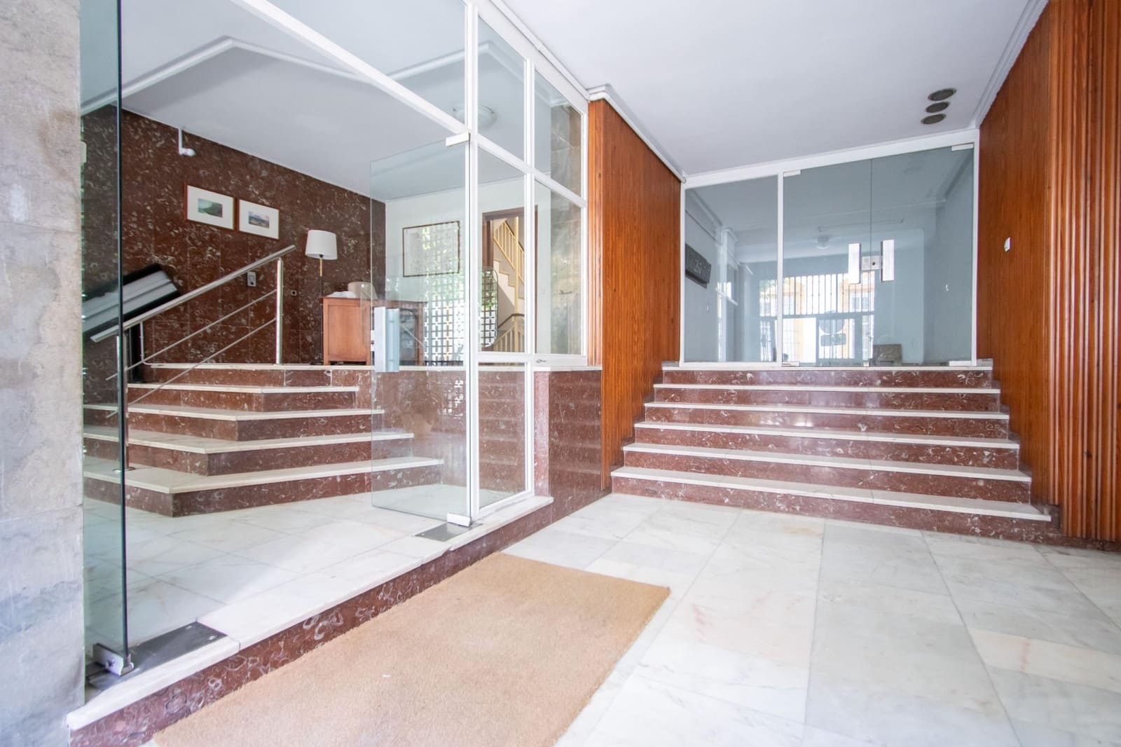Erhverv til salg i Sevilla by - € 1.550.000 (Ref: 10155343)
