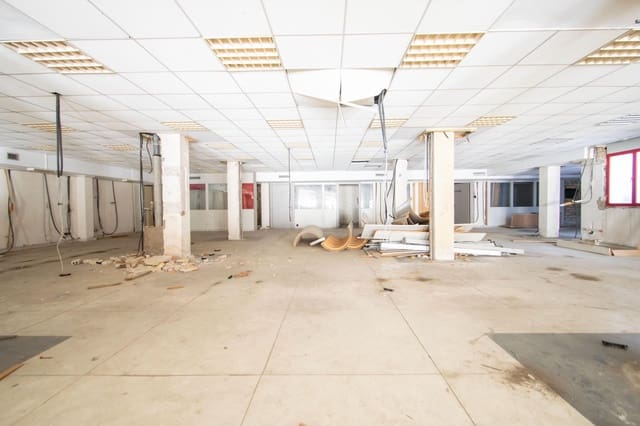 Erhverv til salg i Sevilla by - € 1.550.000 (Ref: 10155343)