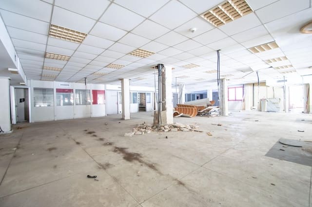 Erhverv til salg i Sevilla by - € 1.550.000 (Ref: 10155343)