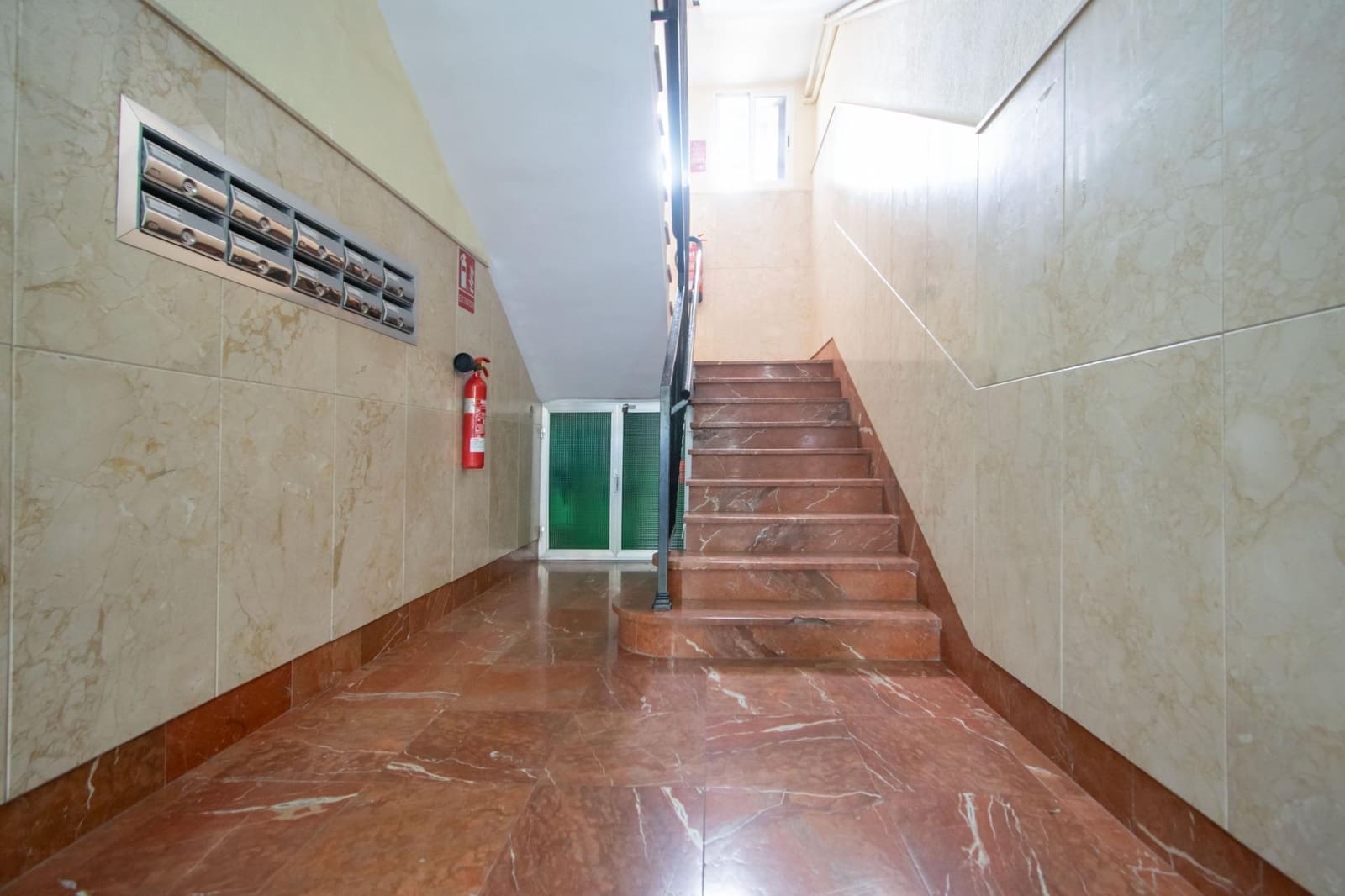 4 Zimmer Wohnung zu verkaufen in Sevilla Stadt - 425.000 € (Ref: 10155345)