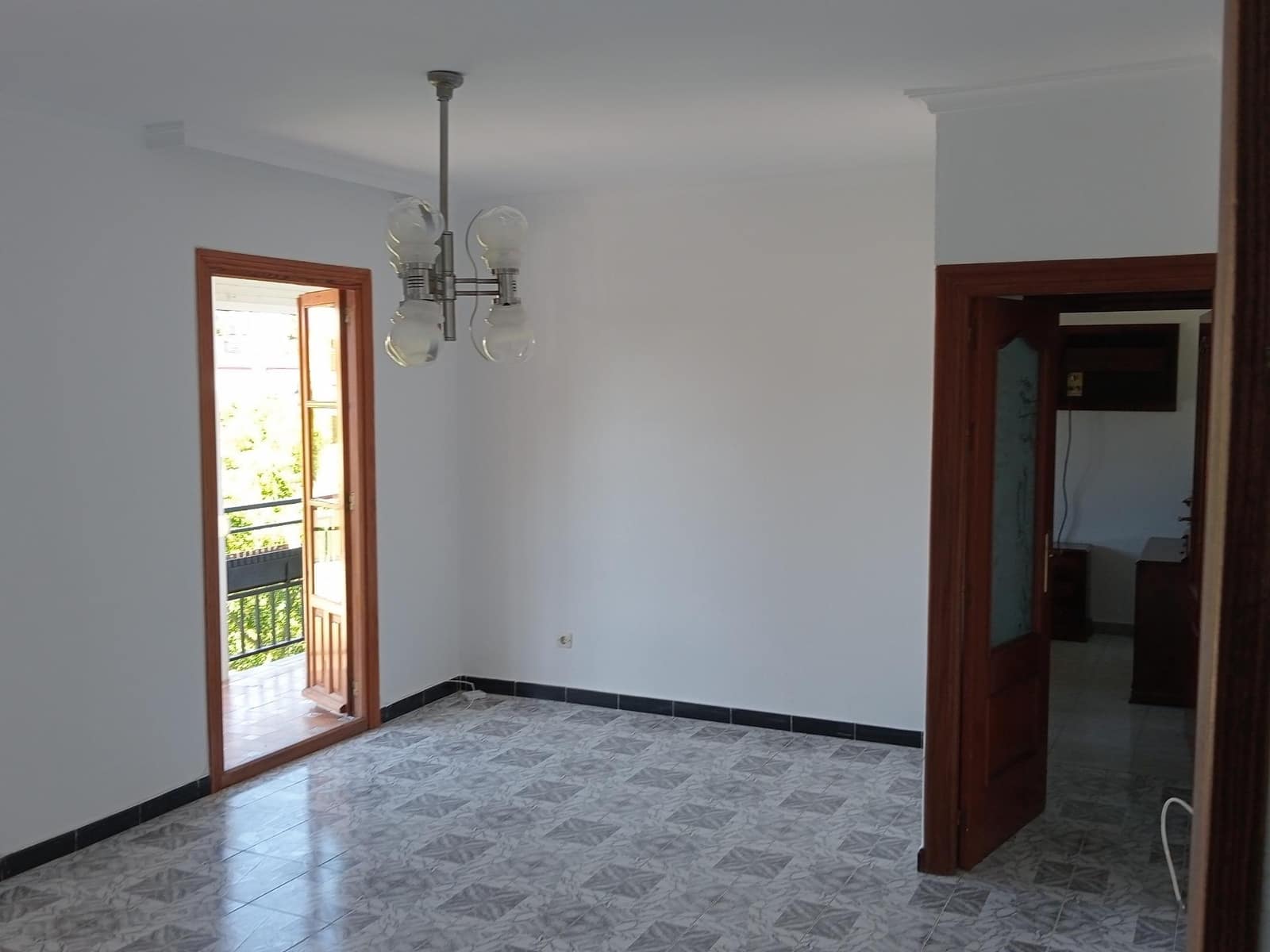 Appartement de 3 chambres à louer à Seville ville - 1 000 € (Ref: 10157738)