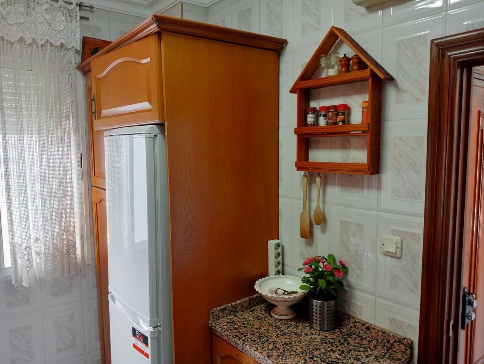 Appartement de 3 chambres à louer à Seville ville - 1 000 € (Ref: 10157738)