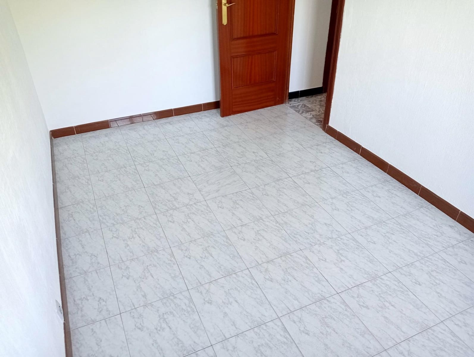 Appartement de 3 chambres à louer à Seville ville - 1 000 € (Ref: 10157738)