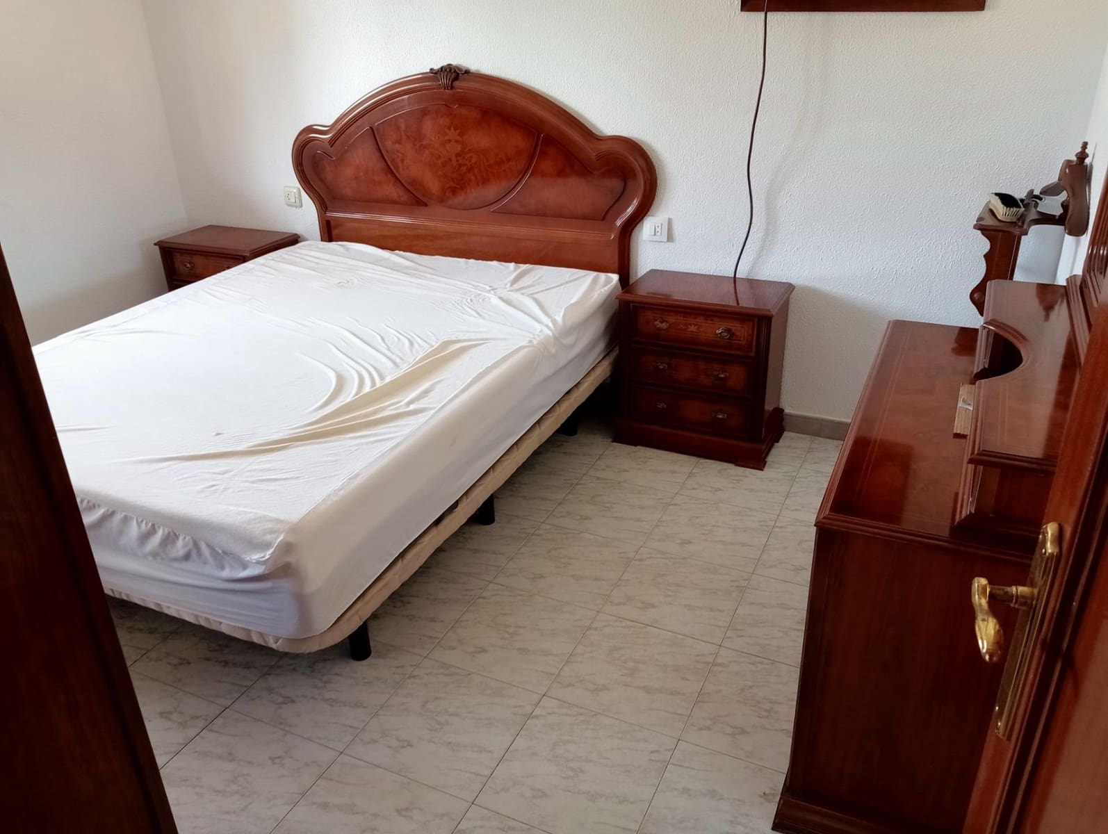 Appartement de 3 chambres à louer à Seville ville - 1 000 € (Ref: 10157738)