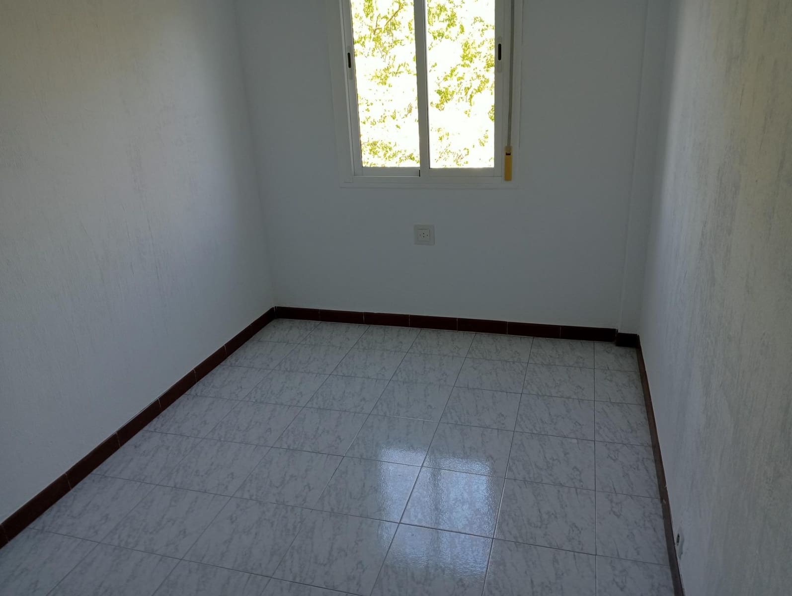 Appartement de 3 chambres à louer à Seville ville - 1 000 € (Ref: 10157738)