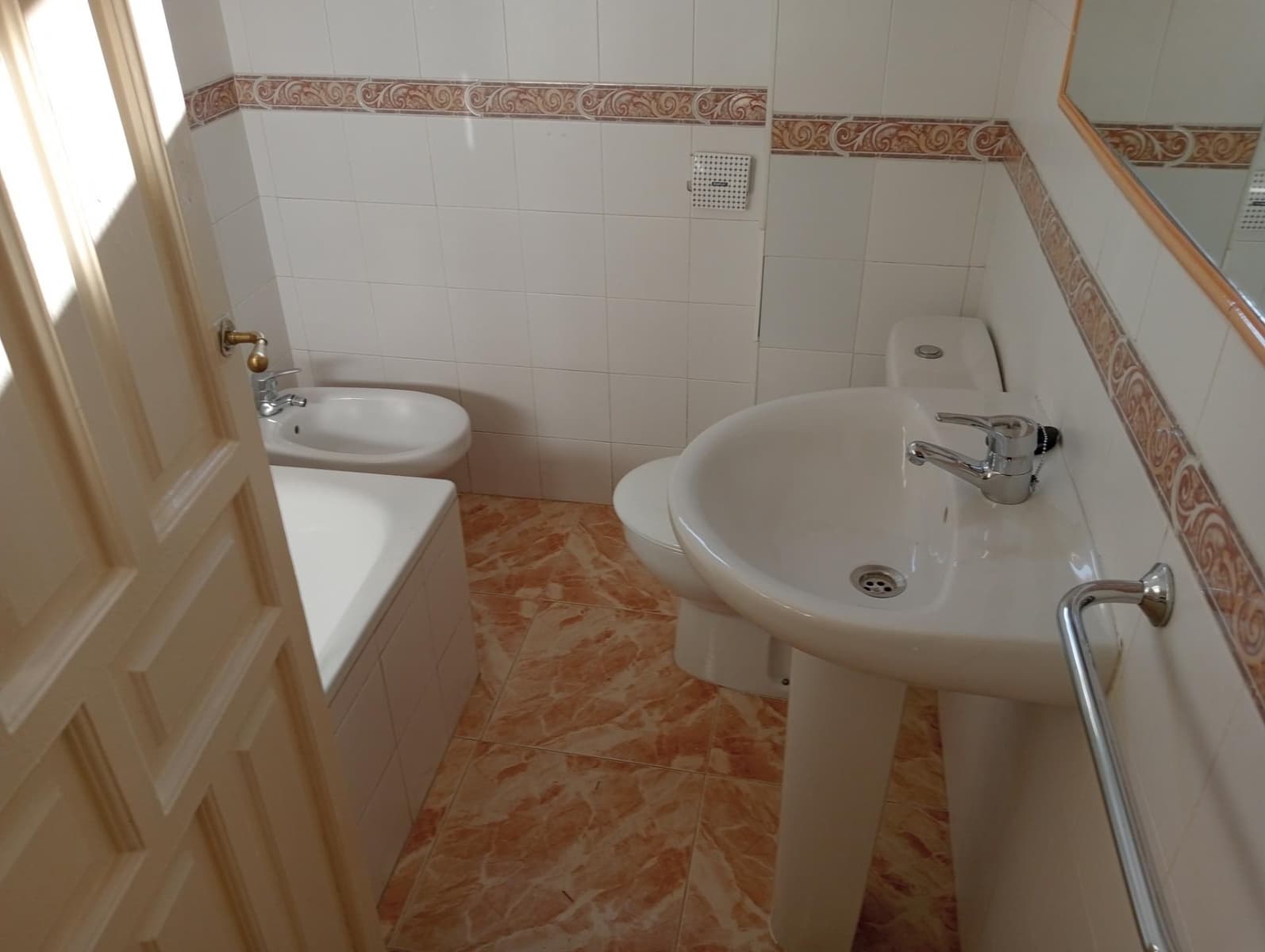 2 quarto Apartamento para arrendar em Sevilha cidade - 900 € (Ref: 10157739)