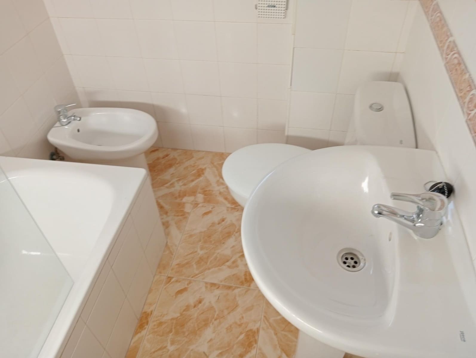 2 quarto Apartamento para arrendar em Sevilha cidade - 900 € (Ref: 10157739)