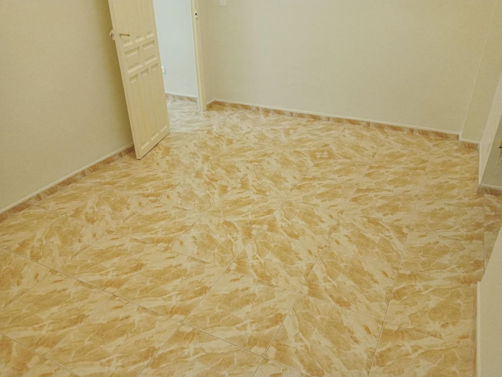 2 quarto Apartamento para arrendar em Sevilha cidade - 900 € (Ref: 10157739)
