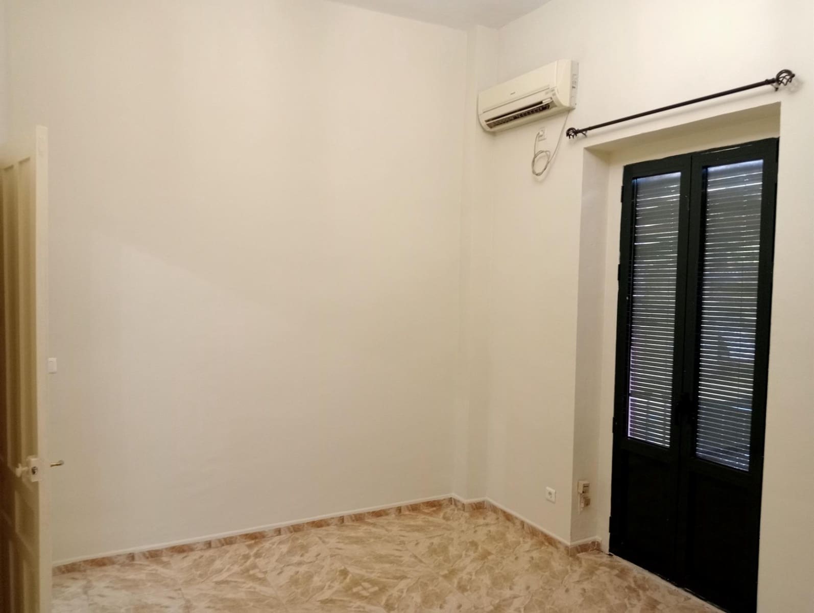 2 quarto Apartamento para arrendar em Sevilha cidade - 900 € (Ref: 10157739)
