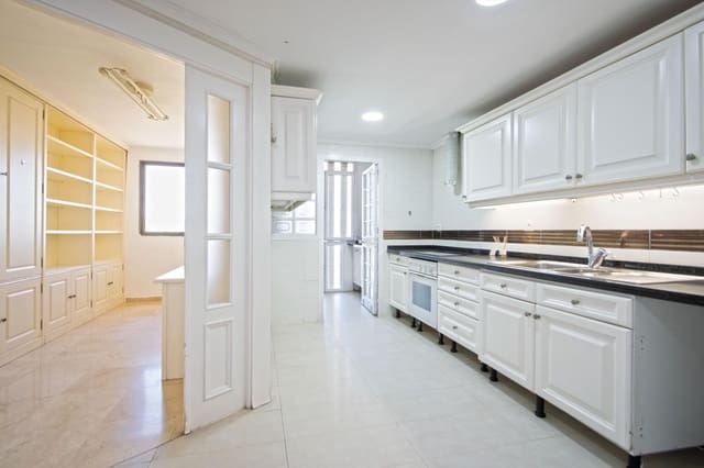5 soveværelse Lejlighed til salg i Sevilla by - € 599.000 (Ref: 10159804)