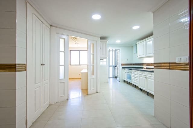 5 soveværelse Lejlighed til salg i Sevilla by - € 599.000 (Ref: 10159804)