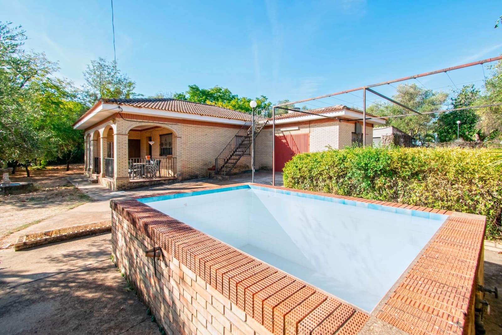 3 bedroom Villa for sale in Bollullos de la Mitacion with pool garage - € 349,965 (Ref: 10161578)