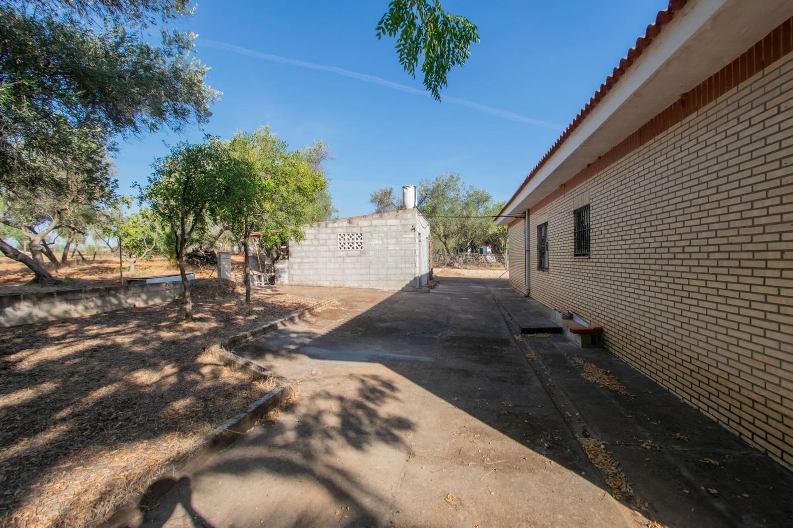 3 bedroom Villa for sale in Bollullos de la Mitacion with pool garage - € 349,965 (Ref: 10161578)