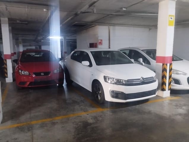 Garage til salg i Sevilla by - € 21.500 (Ref: 10161579)